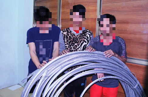 Bắt băng thuê ôtô cắt trộm gần 300 đoạn dây cáp ngầm hạ thế ở Củ Chi