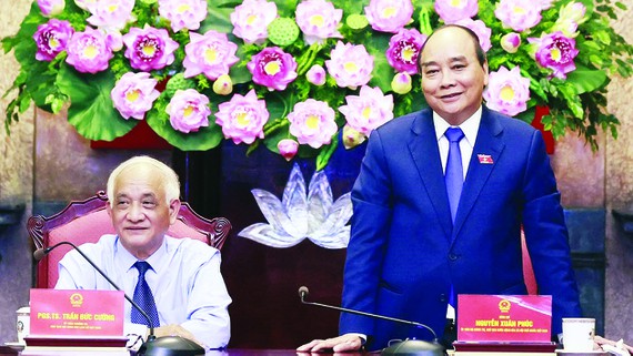 Chủ tịch nước Nguyễn Xuân Phúc: Hỗ trợ kinh phí nghiên cứu phát triển nền sử học