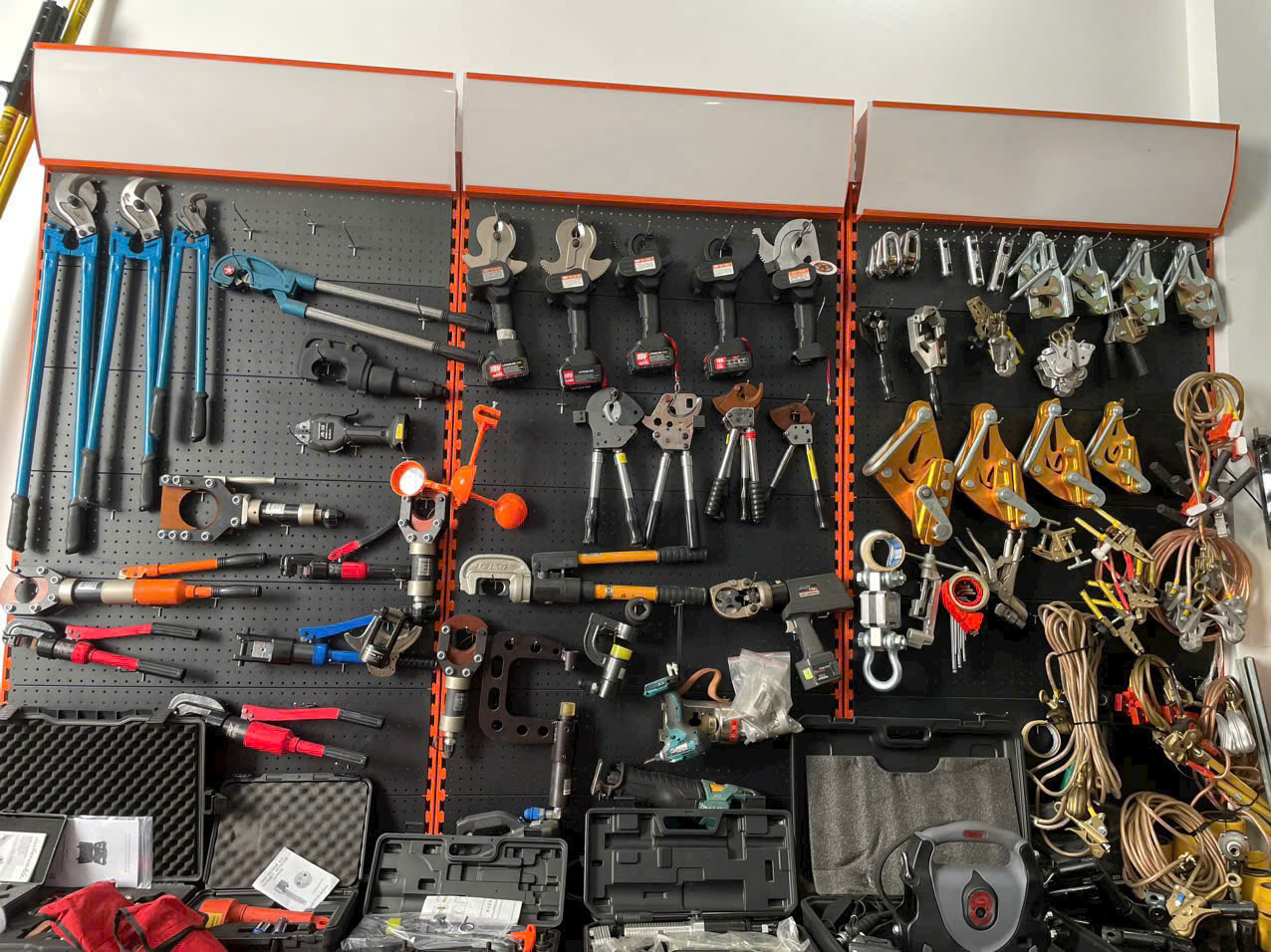 CÔNG TY TRƯỜNG AN CUNG CẤP KÌM ÉP COS THỦY LỰC DÙNG PIN 